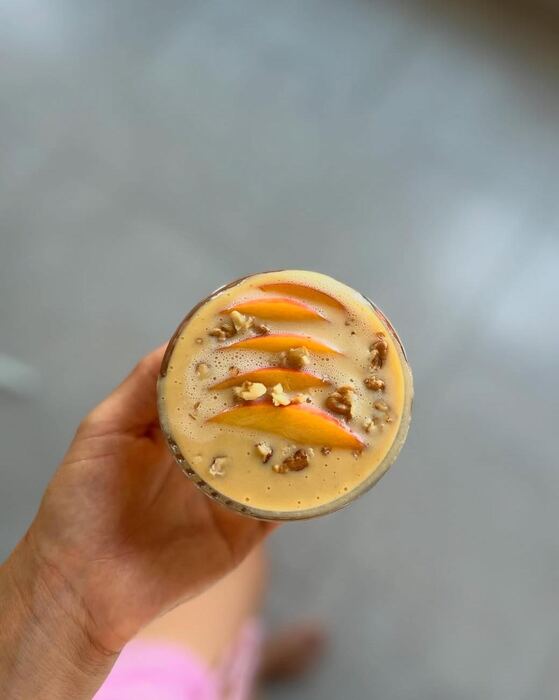 Şeftalili cevizli smoothie